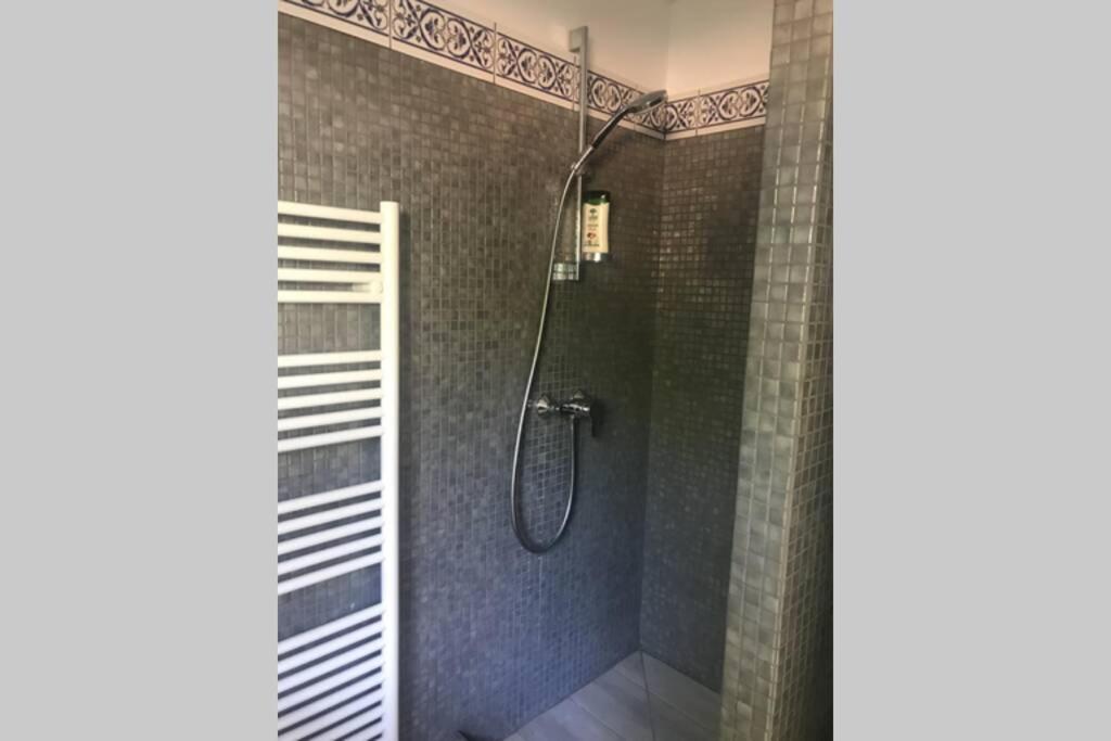 Joli Studio Au Mont St Clair Avec Vue Sur La Mer Appartement Sète Buitenkant foto